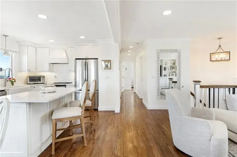 6 Jenkins Street Bristol RI 02809