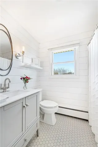 6 Jenkins Street Bristol RI 02809
