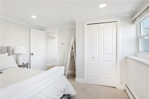 6 Jenkins Street Bristol RI 02809