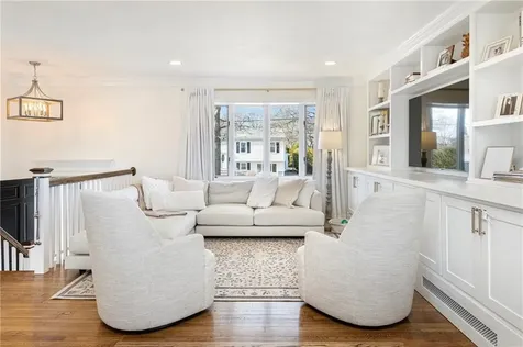 6 Jenkins Street Bristol RI 02809