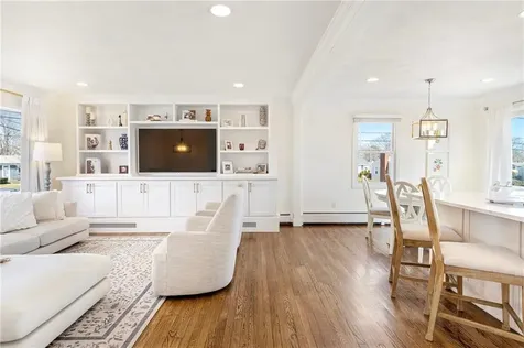 6 Jenkins Street Bristol RI 02809