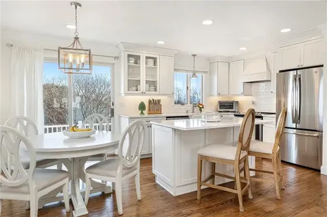 6 Jenkins Street Bristol RI 02809