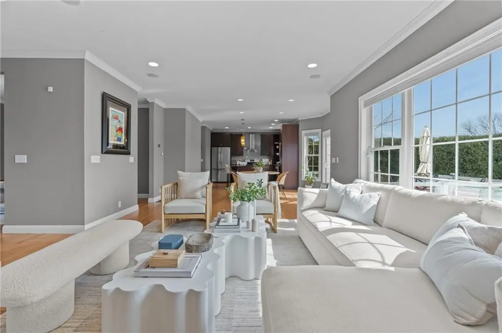 67 Fairview Lane Portsmouth RI 02871