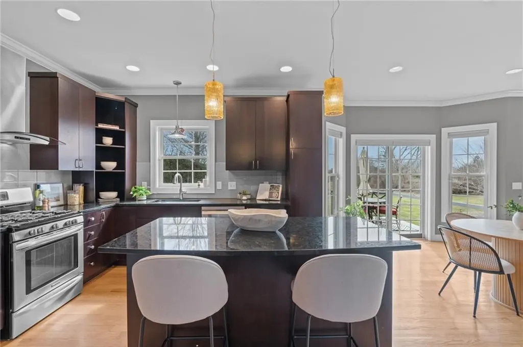 67 Fairview Lane Portsmouth RI 02871