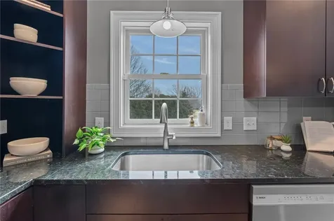 67 Fairview Lane Portsmouth RI 02871