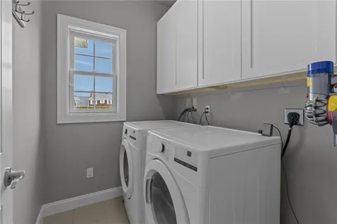 67 Fairview Lane Portsmouth RI 02871