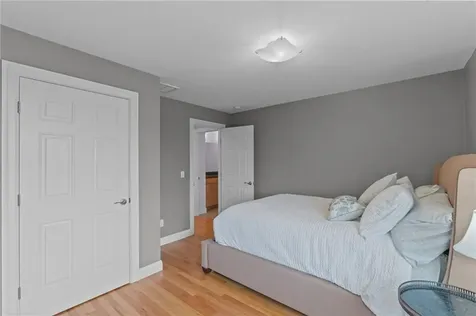 67 Fairview Lane Portsmouth RI 02871