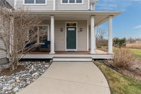 67 Fairview Lane Portsmouth RI 02871