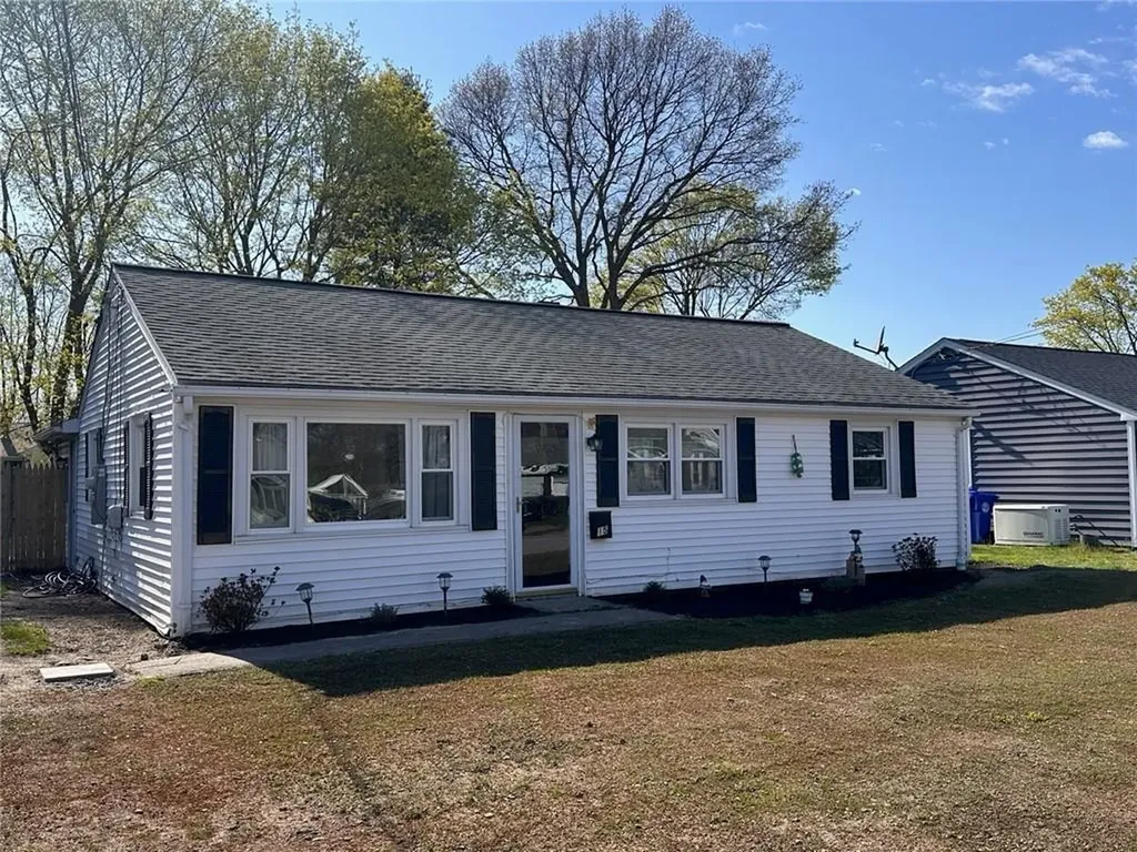 15 Rosedale Drive Bristol RI 02809
