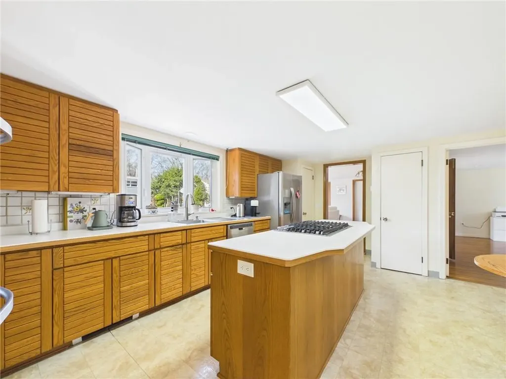 449 Love Lane Warwick RI 02886