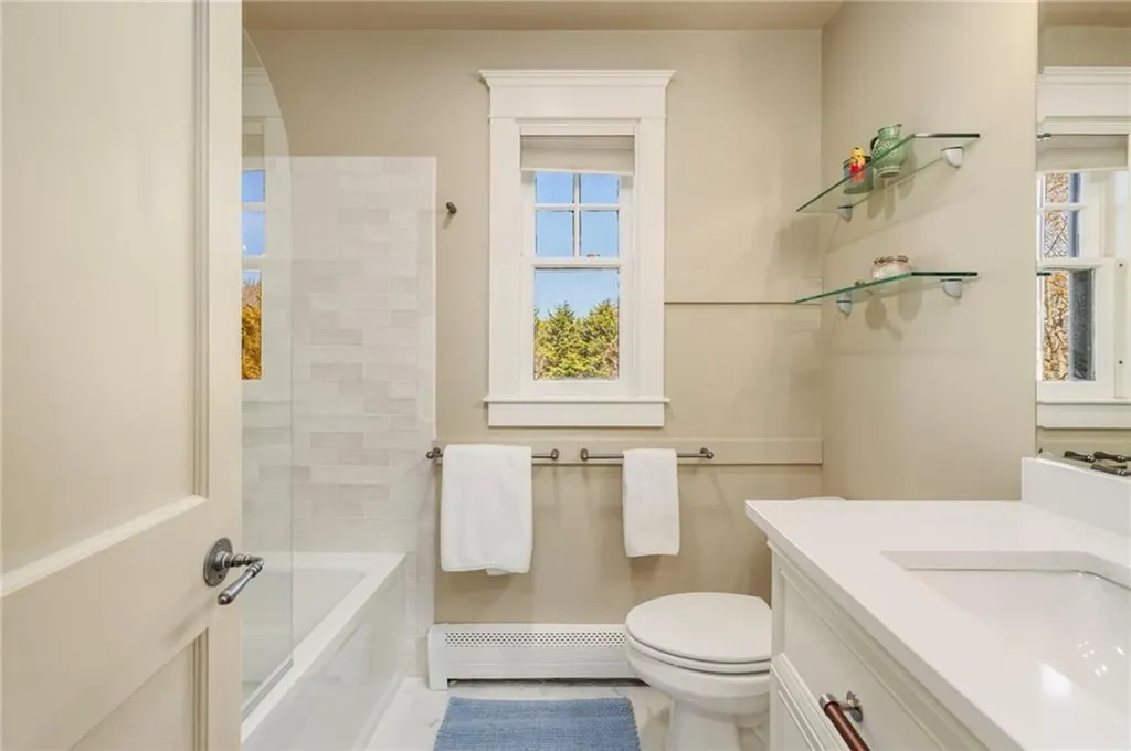 68 Sachuest Way Middletown RI 02842