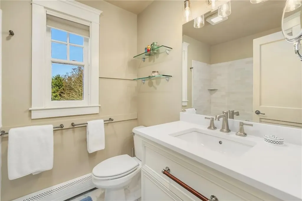 68 Sachuest Way Middletown RI 02842