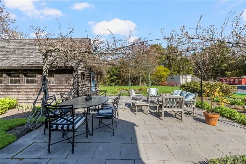 68 Sachuest Way Middletown RI 02842