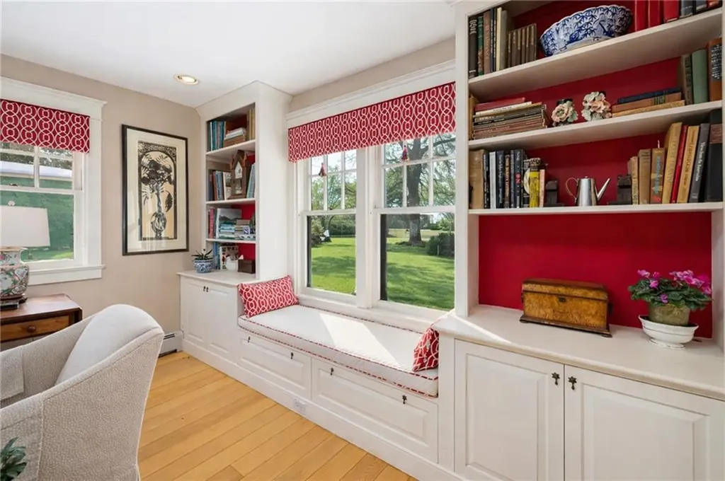68 Sachuest Way Middletown RI 02842