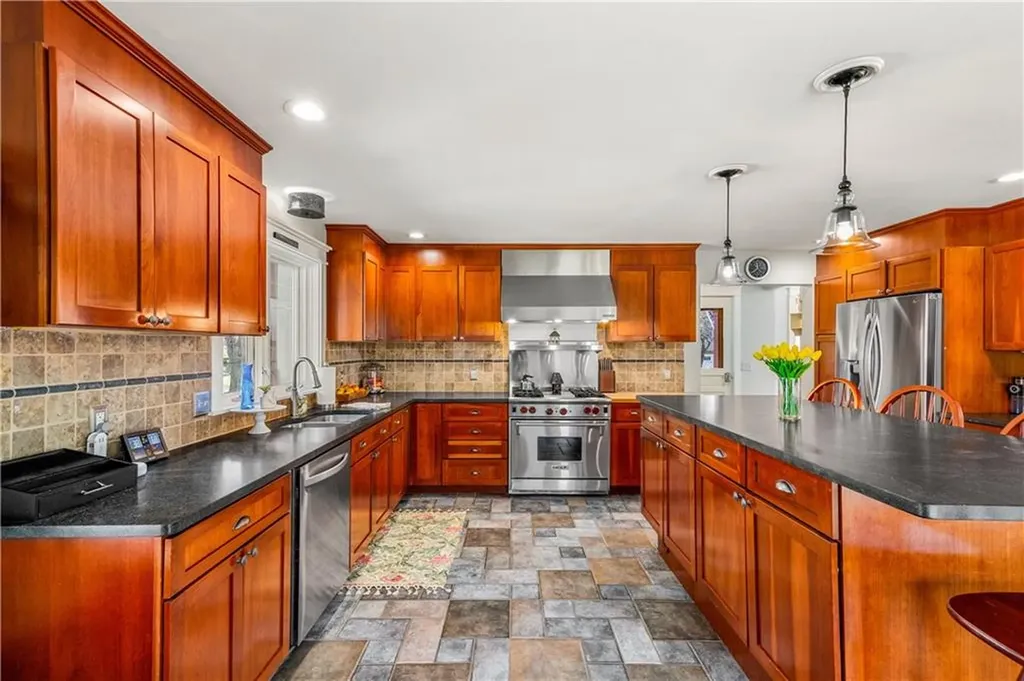 613 Slocum Road Exeter RI 02874