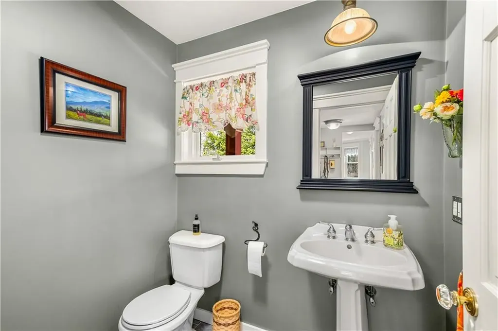 613 Slocum Road Exeter RI 02874