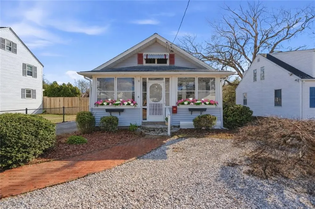 68 Packard Avenue Warwick RI 02886