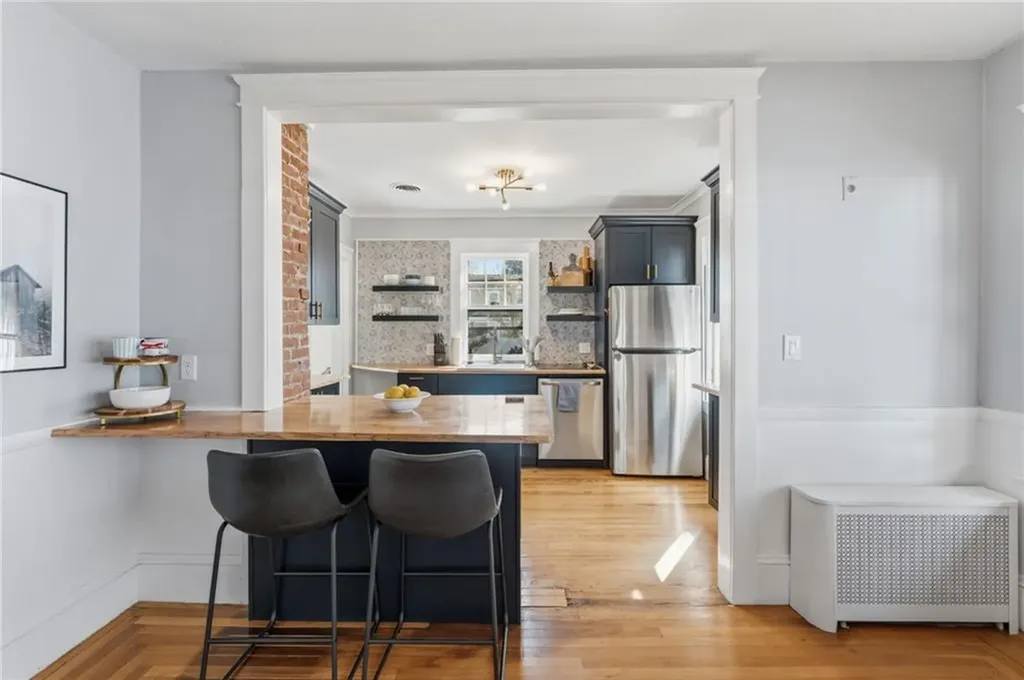 68 Packard Avenue Warwick RI 02886