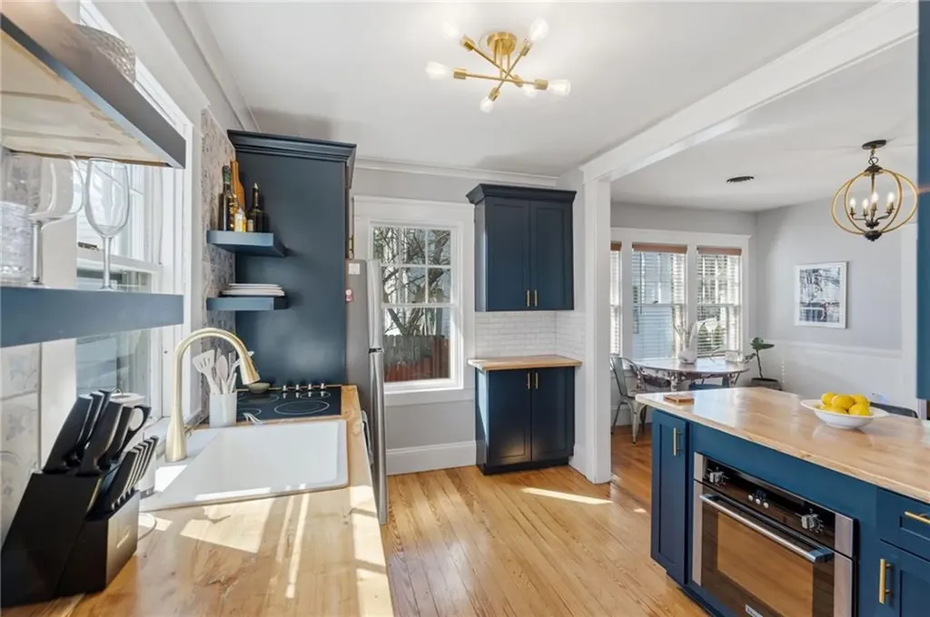 68 Packard Avenue Warwick RI 02886