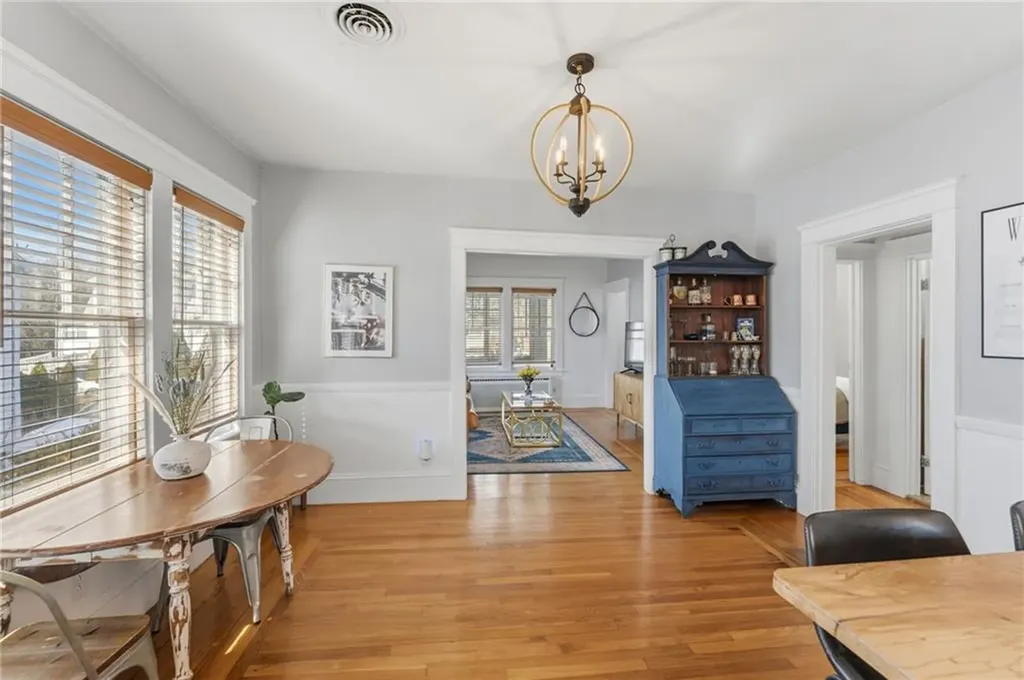 68 Packard Avenue Warwick RI 02886