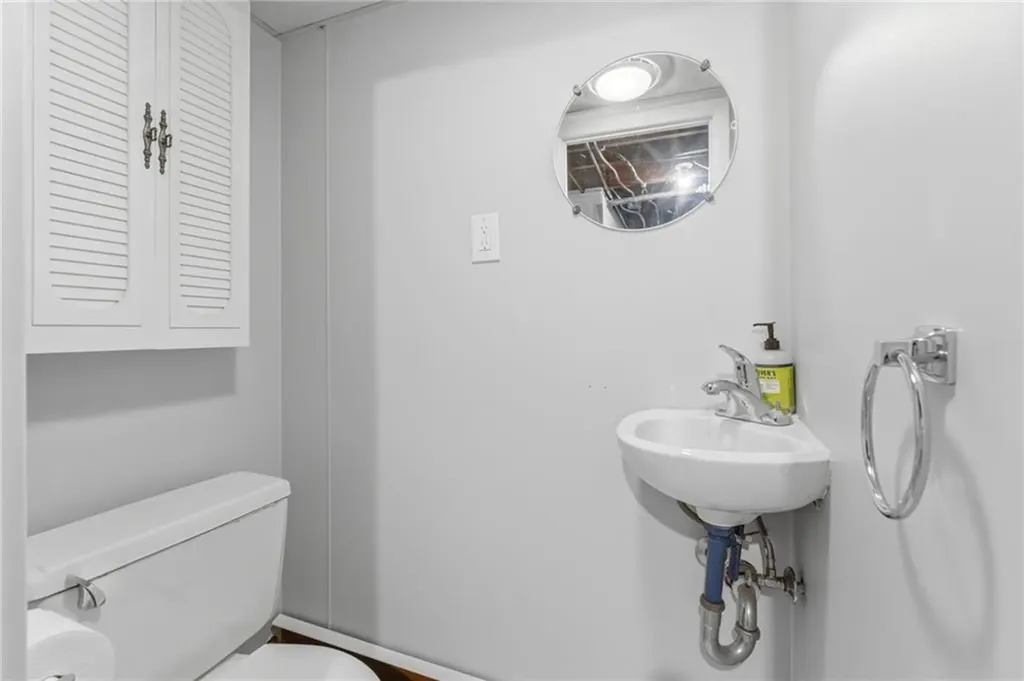 68 Packard Avenue Warwick RI 02886