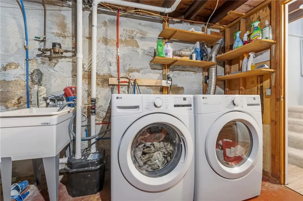 68 Packard Avenue Warwick RI 02886
