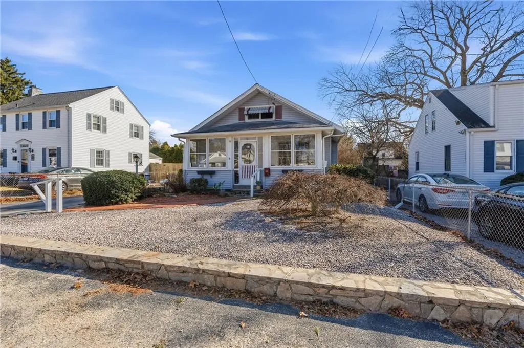 68 Packard Avenue Warwick RI 02886