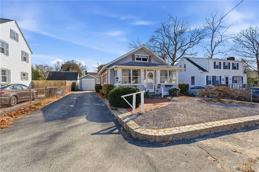 68 Packard Avenue Warwick RI 02886