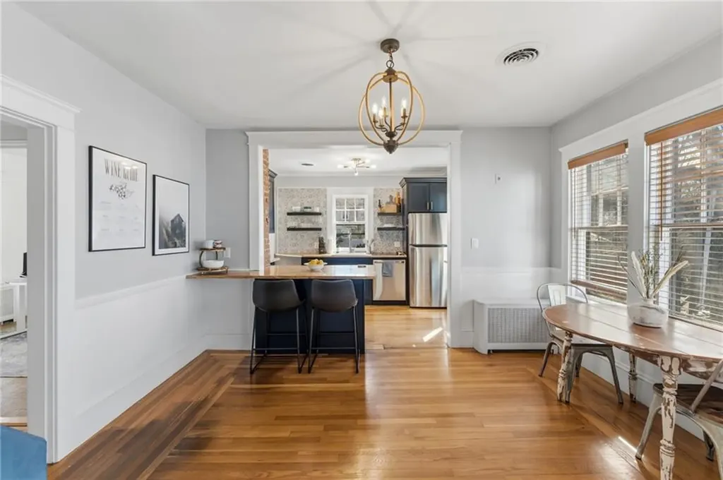 68 Packard Avenue Warwick RI 02886