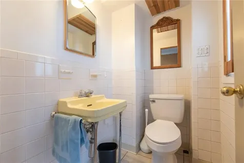 1020 Warwick Avenue Warwick RI 02888