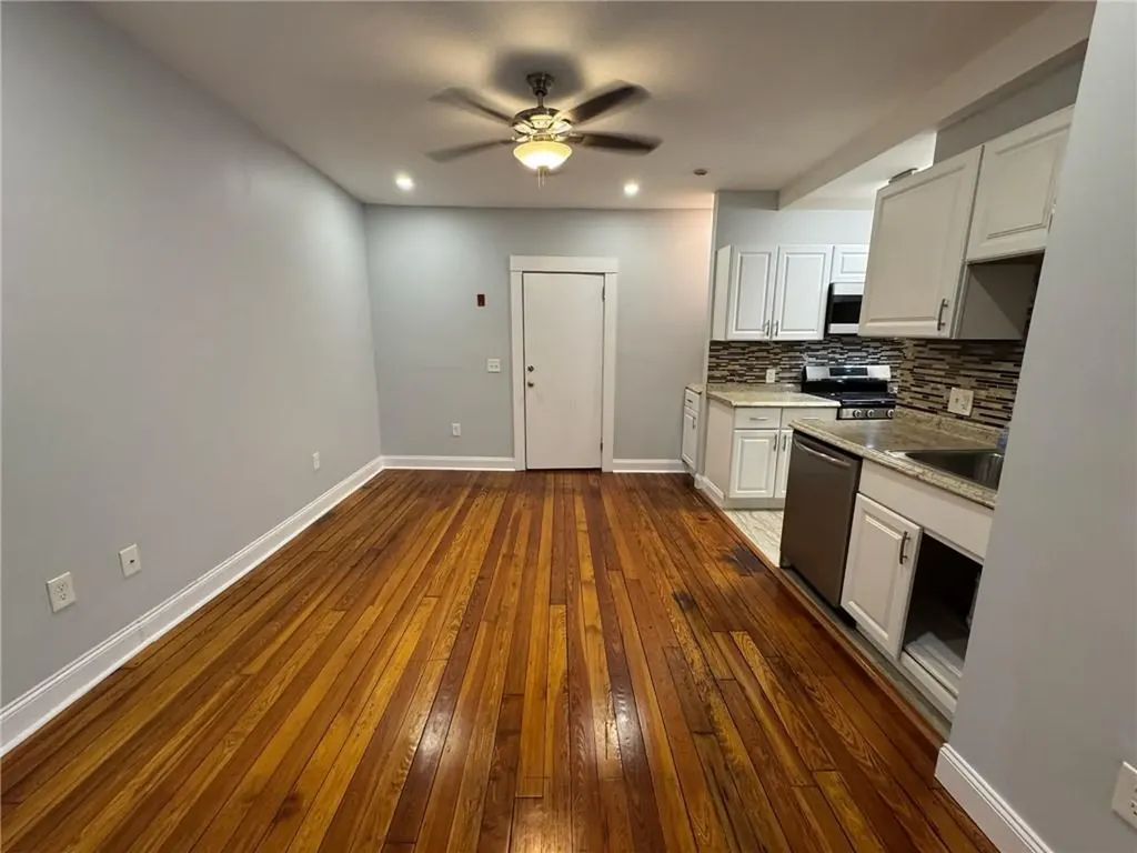 38 40 Freebody Street Newport RI 02840
