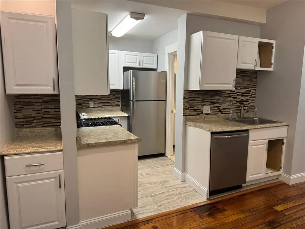 38 40 Freebody Street Newport RI 02840