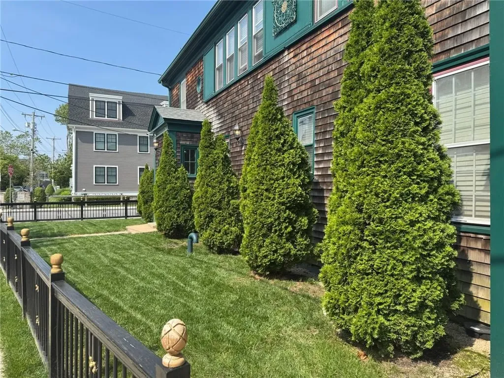 38 40 Freebody Street Newport RI 02840