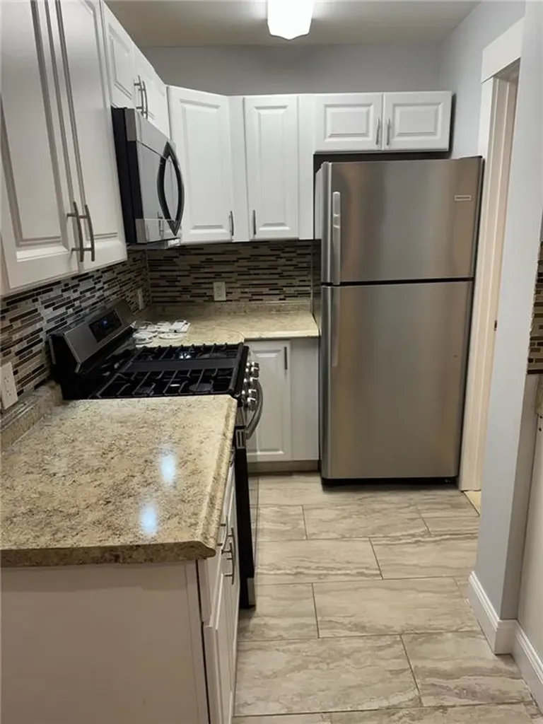 38 40 Freebody Street Newport RI 02840