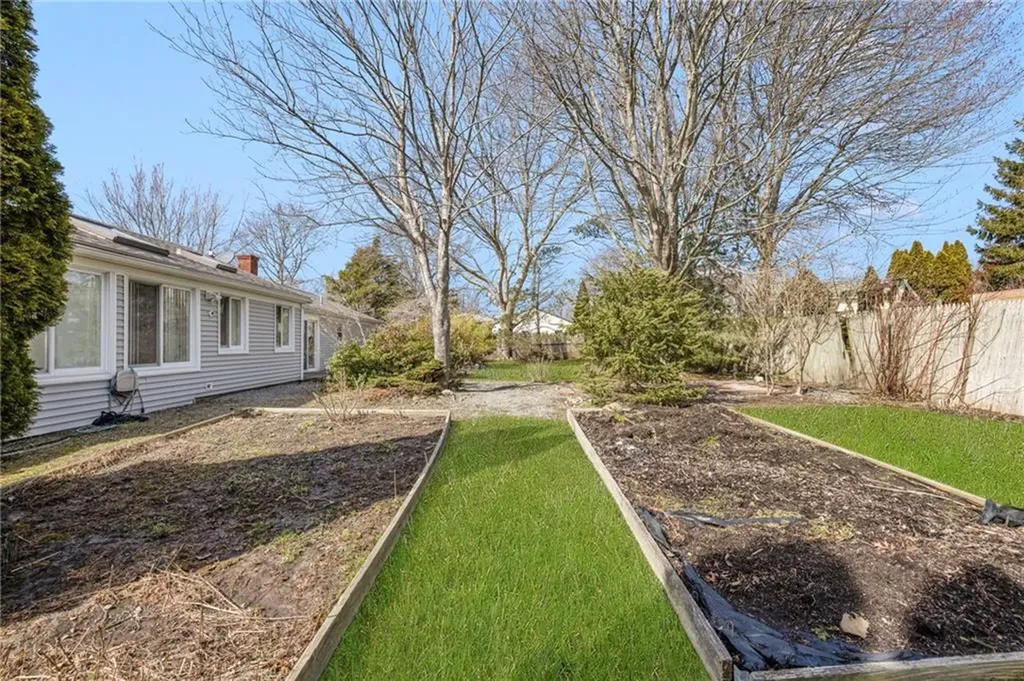 9 Spruce Avenue Middletown RI 02842