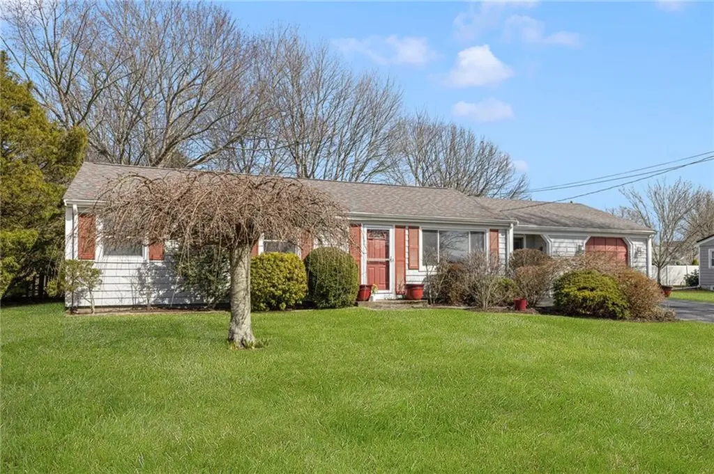 9 Spruce Avenue Middletown RI 02842