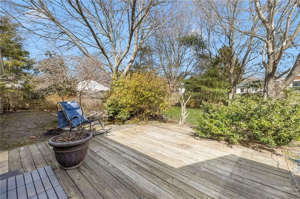 9 Spruce Avenue Middletown RI 02842