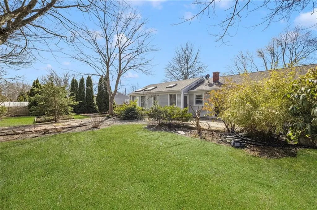 9 Spruce Avenue Middletown RI 02842