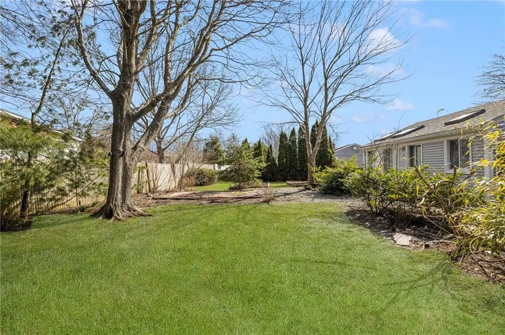 9 Spruce Avenue Middletown RI 02842