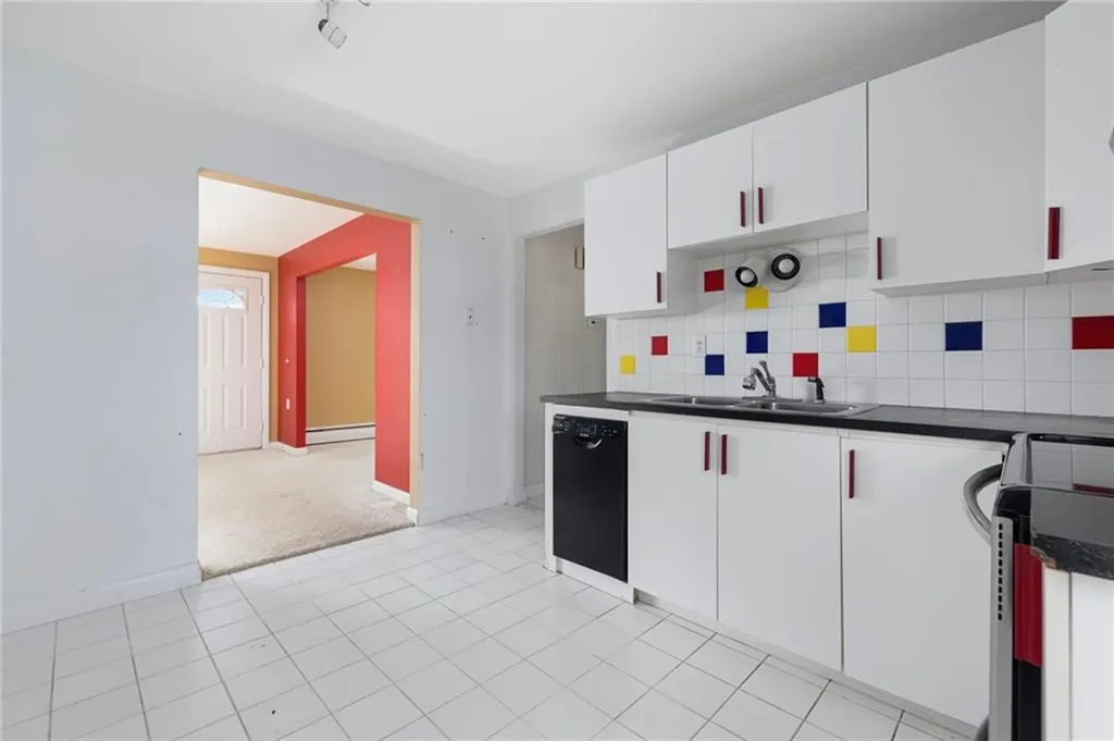 9 Spruce Avenue Middletown RI 02842