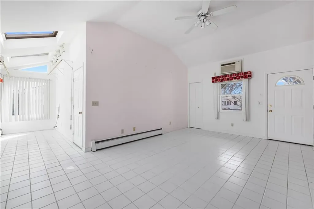 9 Spruce Avenue Middletown RI 02842