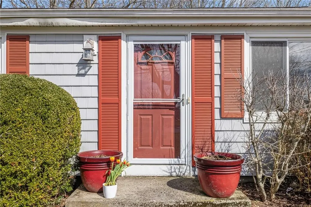 9 Spruce Avenue Middletown RI 02842