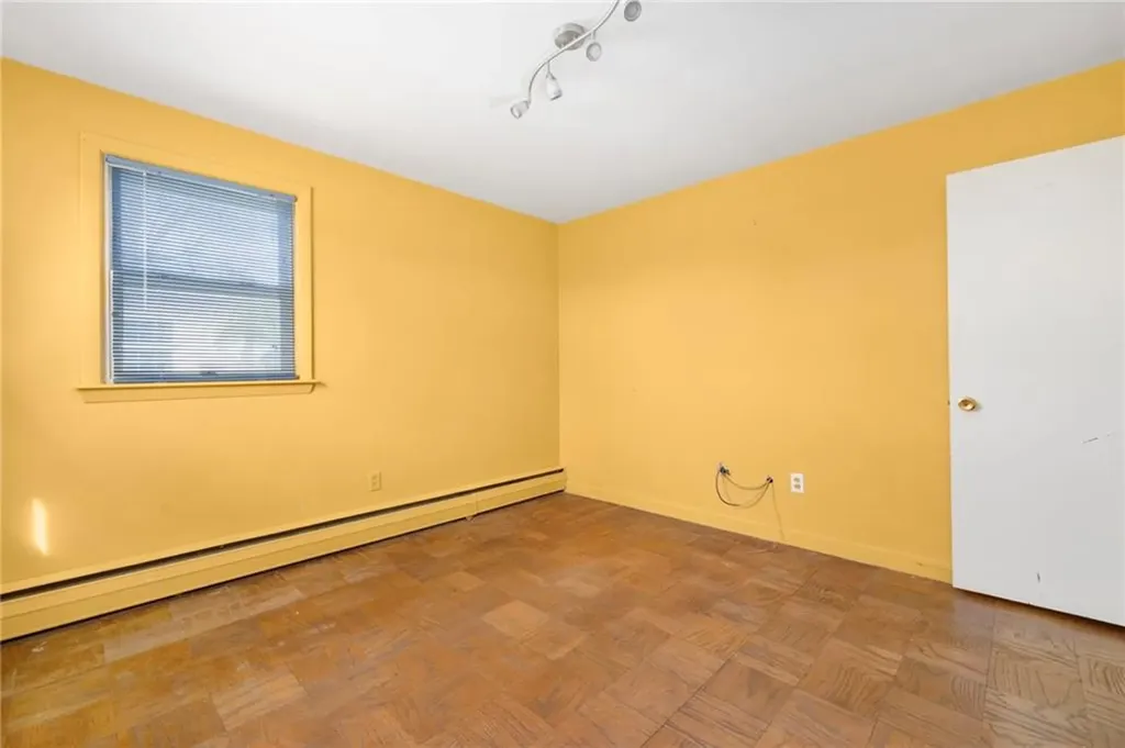 9 Spruce Avenue Middletown RI 02842
