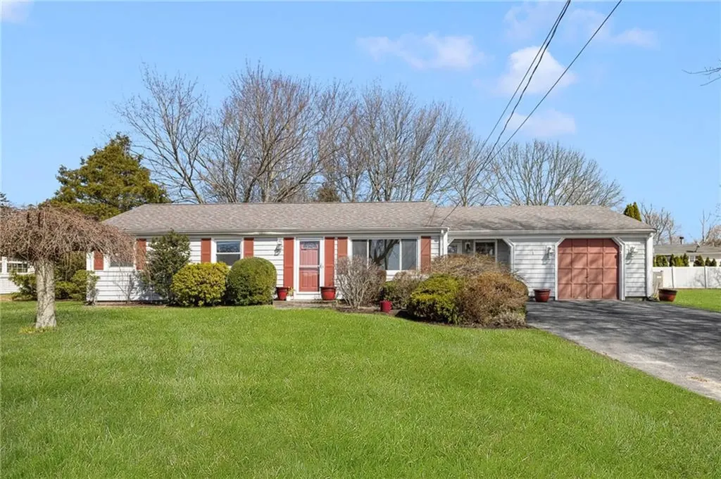 9 Spruce Avenue Middletown RI 02842