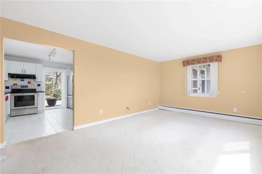 9 Spruce Avenue Middletown RI 02842