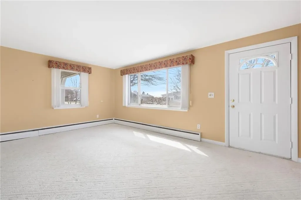 9 Spruce Avenue Middletown RI 02842