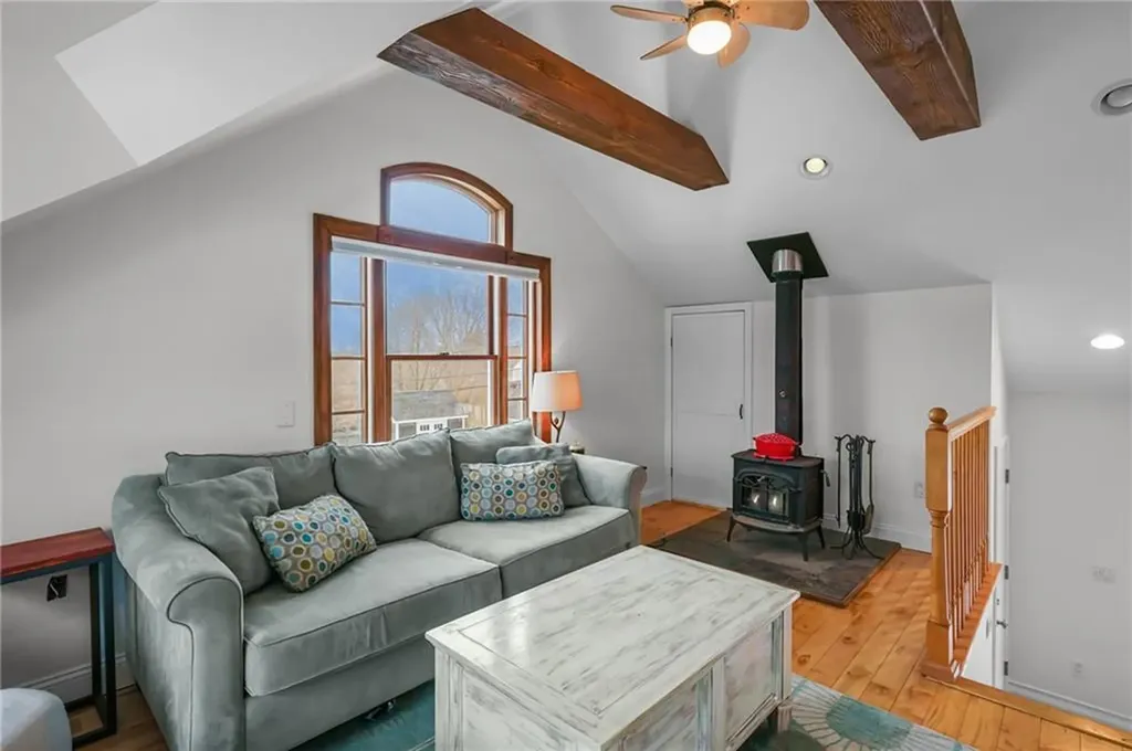 206 Reservoir Road Middletown RI 02842