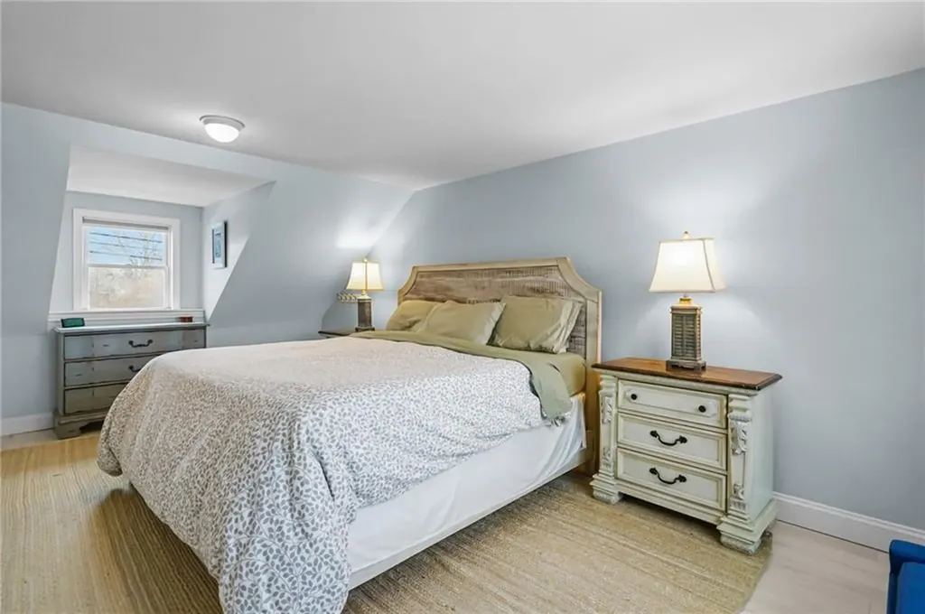 206 Reservoir Road Middletown RI 02842