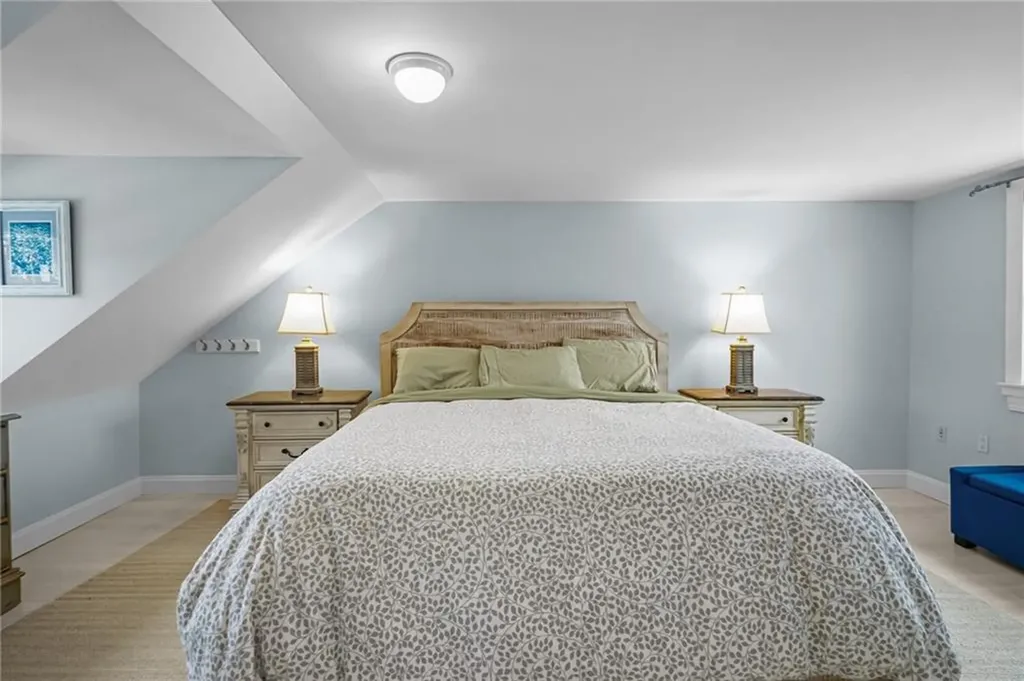 206 Reservoir Road Middletown RI 02842