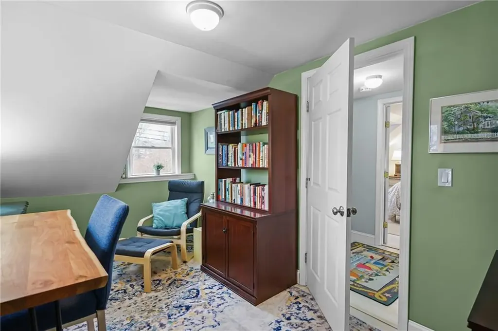 206 Reservoir Road Middletown RI 02842